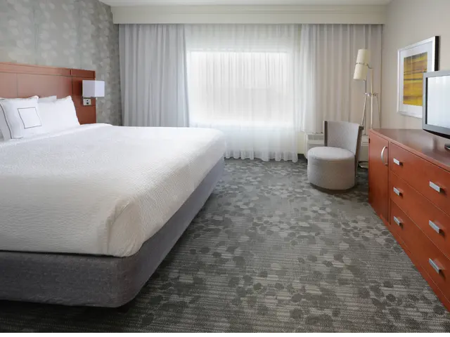 Stay 3 Nights, Get the 4th Night Free